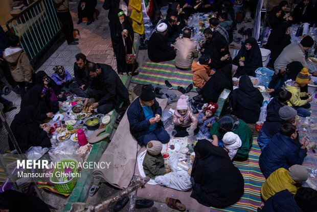 اجتماع شبانه شاهرودی‌ها در دفاع از امنیت کشور