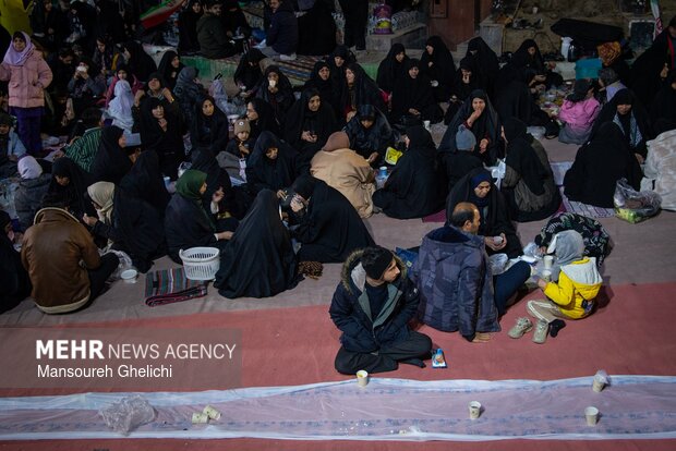 اجتماع شبانه شاهرودی‌ها در دفاع از امنیت کشور