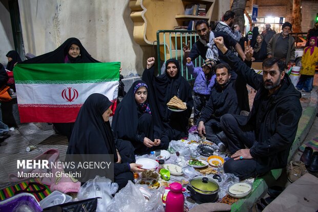 اجتماع شبانه شاهرودی‌ها در دفاع از امنیت کشور