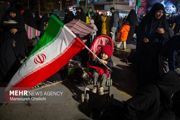 اجتماع شبانه شاهرودی‌ها در دفاع از امنیت کشور