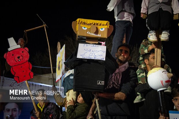 اجتماع شبانه شاهرودی‌ها در دفاع از امنیت کشور