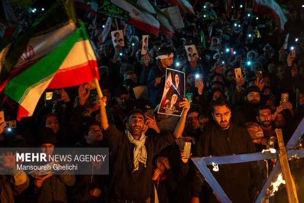 اجتماع شبانه شاهرودی‌ها در دفاع از امنیت کشور