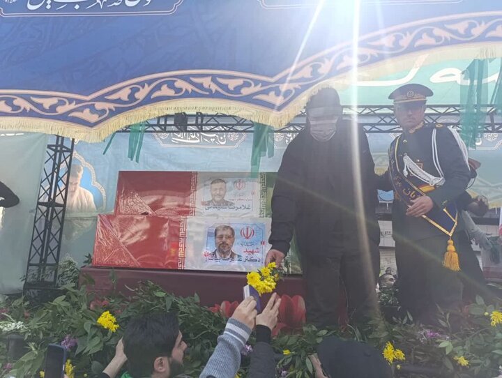 حضور حسین افشین، معاون علمی رئیس جمهور در مراسم تشییع پیکر شهدا