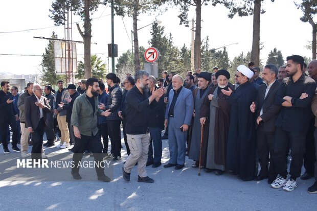 تشییع پیکر پاک ۵ شهید جنگ رمضان در لرستان