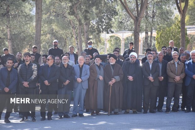 تشییع پیکر پاک ۵ شهید جنگ رمضان در لرستان