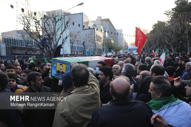 تشییع پرشور و حماسه شهیدان لاریجانی، سلیمانی و شهدای ناو دنا