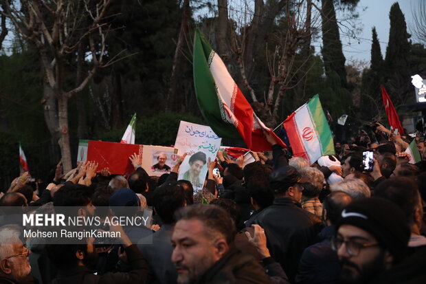 تشییع پرشور و حماسه شهیدان لاریجانی، سلیمانی و شهدای ناو دنا