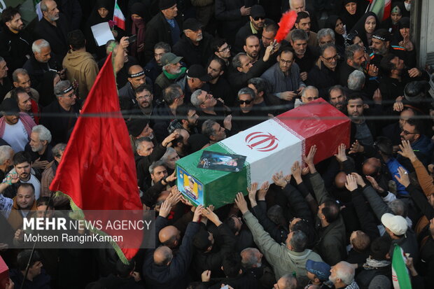 تشییع پرشور و حماسه شهیدان لاریجانی، سلیمانی و شهدای ناو دنا