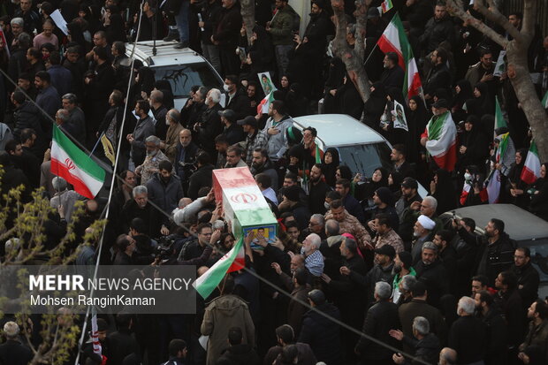 تشییع پرشور و حماسه شهیدان لاریجانی، سلیمانی و شهدای ناو دنا