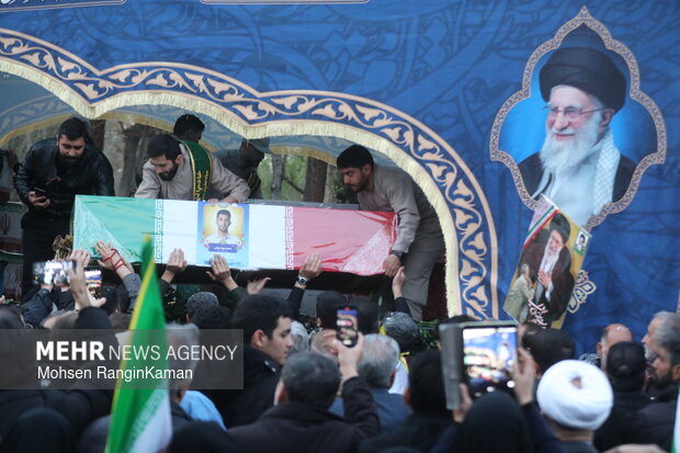 تشییع پرشور و حماسه شهیدان لاریجانی، سلیمانی و شهدای ناو دنا