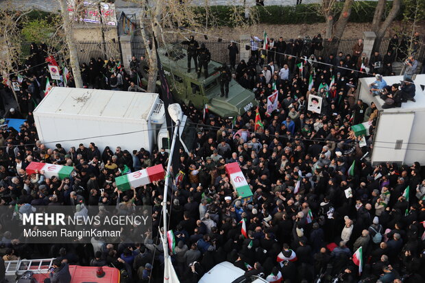 تشییع پرشور و حماسه شهیدان لاریجانی، سلیمانی و شهدای ناو دنا