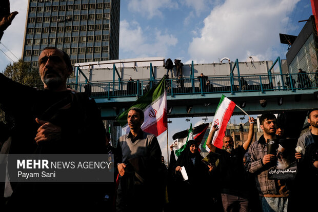 تشییع شهیدان لاریجانی، سلیمانی و شهدای ناو دنا