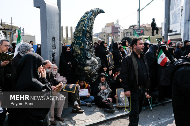 تشییع شهیدان لاریجانی، سلیمانی و شهدای ناو دنا