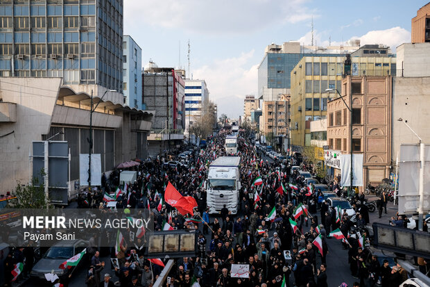 تشییع شهیدان لاریجانی، سلیمانی و شهدای ناو دنا