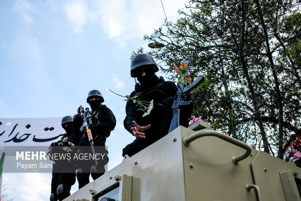 تشییع شهیدان لاریجانی، سلیمانی و شهدای ناو دنا