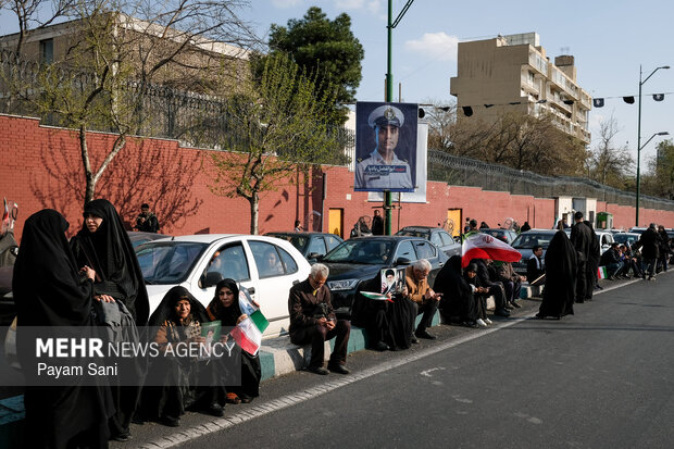 تشییع شهیدان لاریجانی، سلیمانی و شهدای ناو دنا