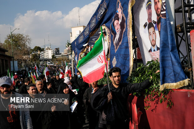 تشییع شهیدان لاریجانی، سلیمانی و شهدای ناو دنا