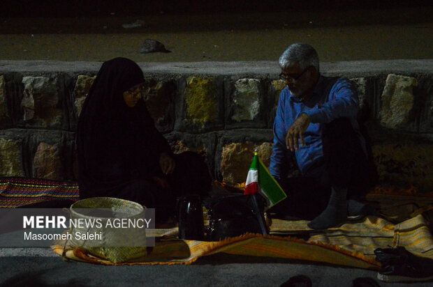 افطار خانوادگی در ساحل بندرعباس