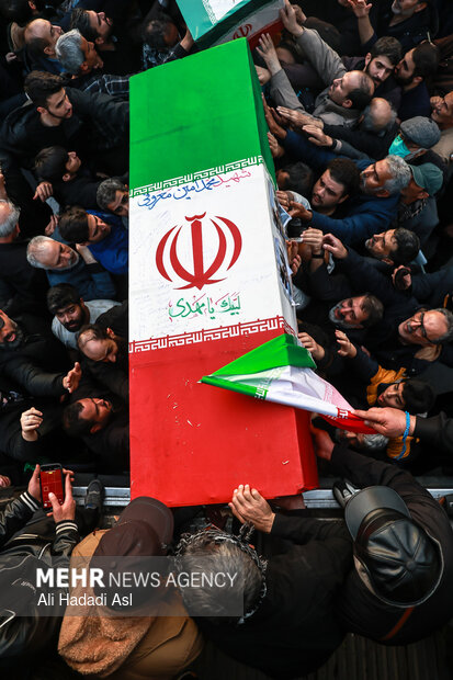 تشییع شهیدان لاریجانی، سلیمانی و شهدای ناو دنا