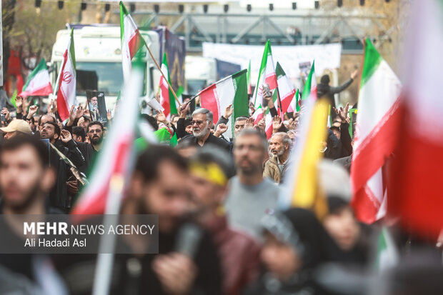 تشییع شهیدان لاریجانی، سلیمانی و شهدای ناو دنا