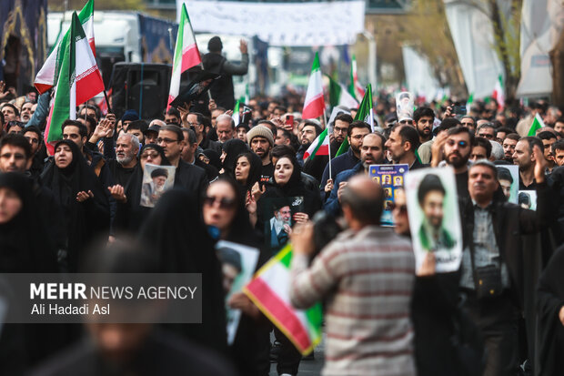 تشییع شهیدان لاریجانی، سلیمانی و شهدای ناو دنا