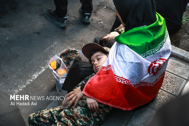 تشییع شهیدان لاریجانی، سلیمانی و شهدای ناو دنا