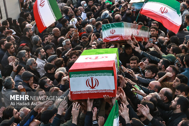 تشییع شهیدان لاریجانی، سلیمانی و شهدای ناو دنا