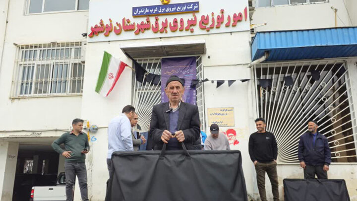 ۵۰ پنل خورشیدی به عشایر غرب مازندران تحویل شد