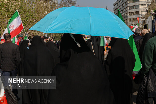 تشییع شهیدان لاریجانی، سلیمانی و شهدای ناو دنا