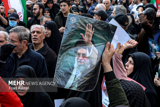 تشییع شهیدان لاریجانی، سلیمانی و شهدای ناو دنا