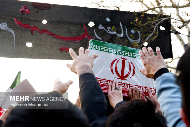 تشییع شهیدان لاریجانی، سلیمانی و شهدای ناو دنا