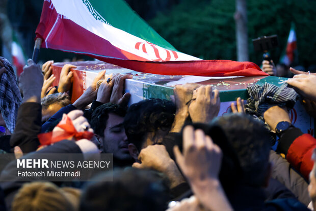 تشییع شهیدان لاریجانی، سلیمانی و شهدای ناو دنا