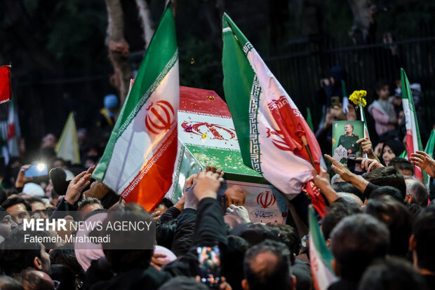 مراسم تشییع شهید علی لاریجانی در قم آغاز شد