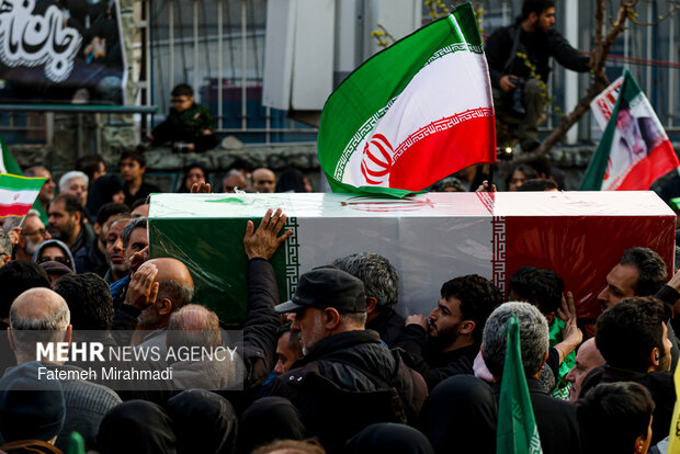تشییع شهیدان لاریجانی، سلیمانی و شهدای ناو دنا
