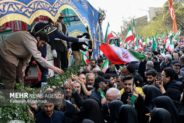 تشییع شهیدان لاریجانی، سلیمانی و شهدای ناو دنا