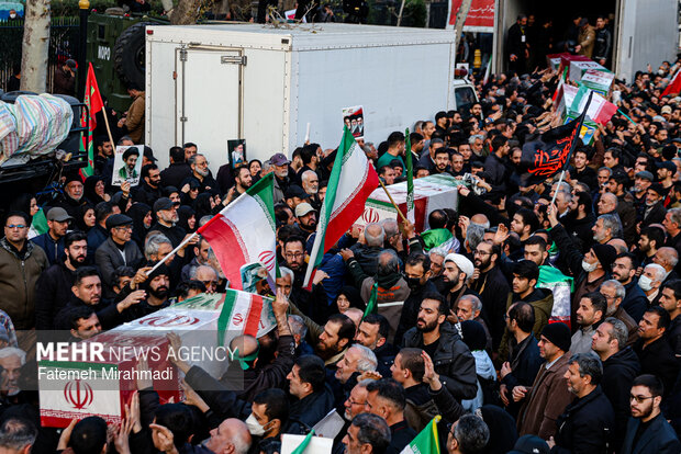 تشییع شهیدان لاریجانی، سلیمانی و شهدای ناو دنا