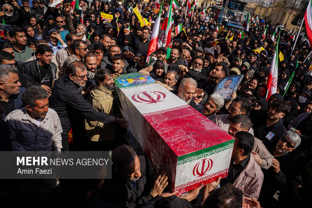 تشییع 30 شهید اقتدار وطن در شیراز