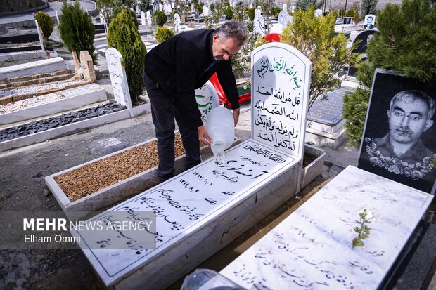 زیارت اهل قبور در پنجشنبه آخر سال - سنندج