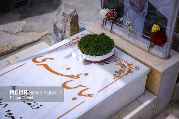 زیارت اهل قبور در پنجشنبه آخر سال - سنندج
