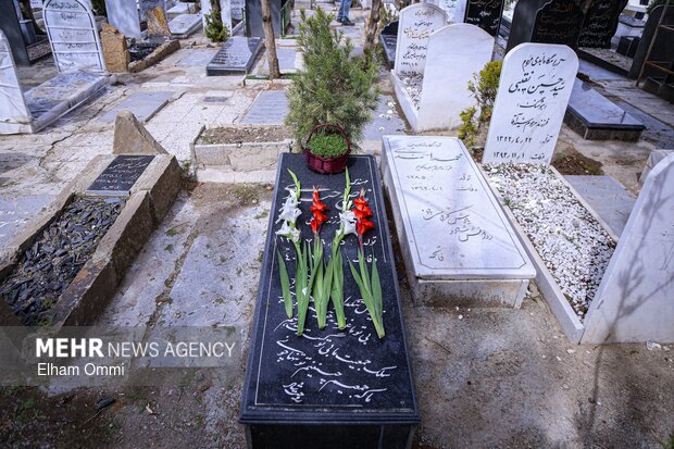 زیارت اهل قبور در پنجشنبه آخر سال - سنندج