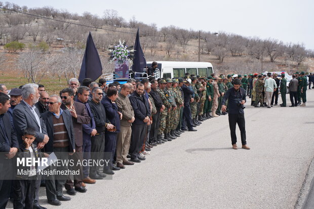 تشییع پیکر مطهر ۲ شهید جنگ رمضان در یاسوج