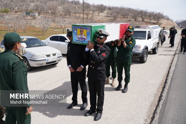 تشییع پیکر مطهر ۲ شهید جنگ رمضان در یاسوج