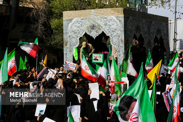 تشییع پیکر شهید دکتر علی لاریجانی در قم