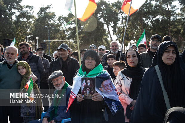 تجمع گرگانی ها در پاسداشت مقدسات
