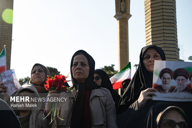 تجمع گرگانی ها در پاسداشت مقدسات