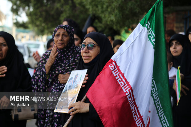 تشییع نمادین شهید جاویدالاثر ناوشکن دنا «مجتبی پور زاهدی» در بندرعباس