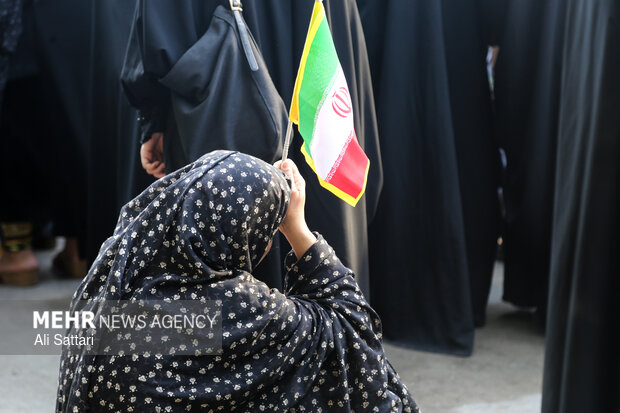 تشییع نمادین شهید جاویدالاثر ناوشکن دنا «مجتبی پور زاهدی» در بندرعباس