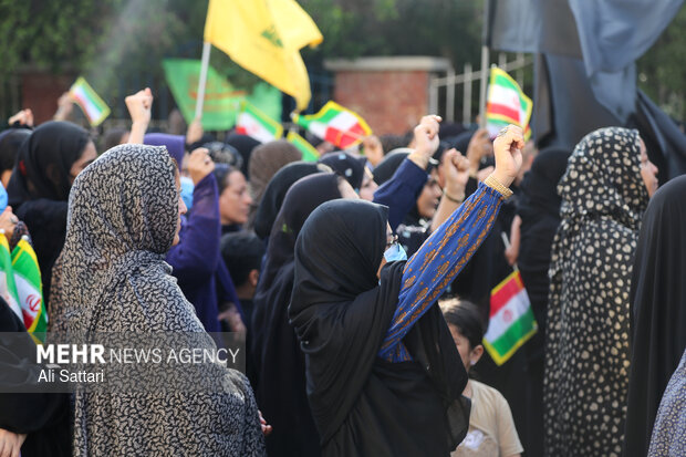 تشییع نمادین شهید جاویدالاثر ناوشکن دنا «مجتبی پور زاهدی» در بندرعباس