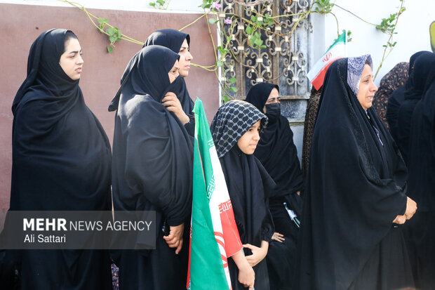تشییع نمادین شهید جاویدالاثر ناوشکن دنا «مجتبی پور زاهدی» در بندرعباس