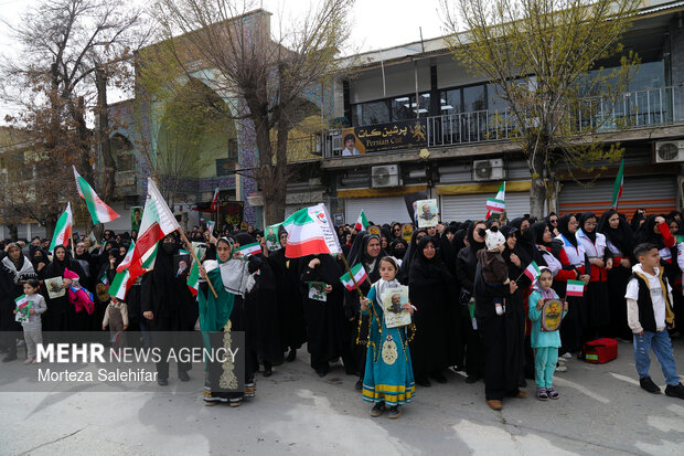 خاکسپاری سرلشکر شهید«غلامرضا سلیمانی» در فارسان خاکسپاری سرلشکر شهید«غلامرضا سلیمانی» در فارسان